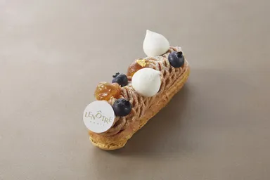 エクレール・マロン＜ブルーベリー添え＞(Eclair Marron Myrtille)