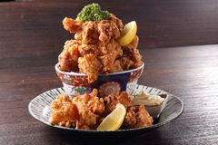 名物「バカ盛唐揚げ」一皿あげ(揚げ)ちゃいます！筑前屋調布店7月31日(水)オープンを記念して、総額300万円プレゼントキャンペーンを開催！