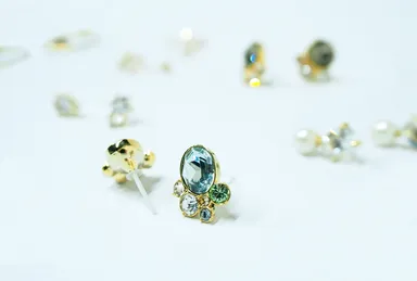 セラミックポストピアス