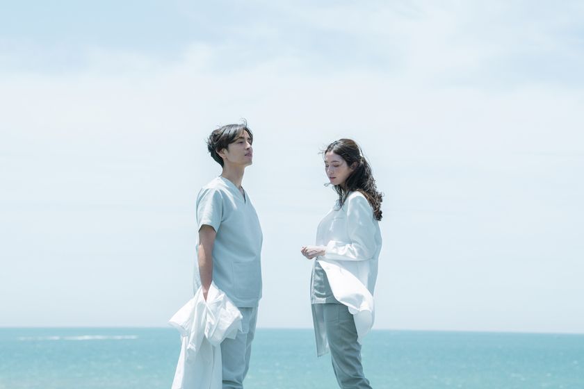 今治タオルが白衣に！？
1年半以上の開発期間を経て8月6日（火）に発売。
白衣ブランドのクラシコと今治タオルメーカーが
本気で作った医療用ユニフォーム。