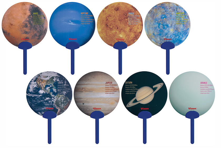 どの柄が出るか開けてからのお楽しみ
雨や夜露に強いプラスチック製の
『Wakuwaku!惑星トレーディングミニうちわ』を発売