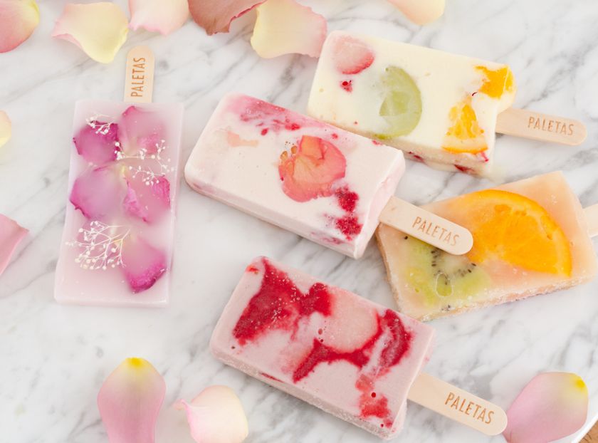 フローズンフルーツバーのパレタスとコラボレーション
日比谷花壇をイメージしたアイス「ローズ」やパレタス
アイスバーをイメージしたアロマワックスサシェなどのセットを
日比谷花壇オンラインショッピングサイトで注文受付を開始

8月2日（金）〜8月11日（日）には、パレタスとの
コラボレーションポップアップショップを展開
