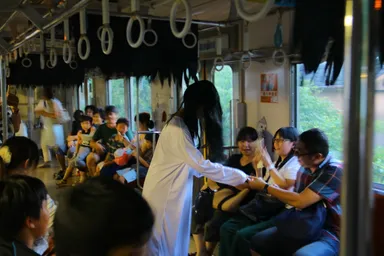 車内おばけ登場イメージ