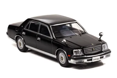 センチュリー黒：右前