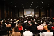 650名参加の講演会風景