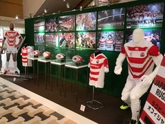 ラグビー日本代表オフィシャルストアが続々オープン！展示スペースが併設された店舗も登場