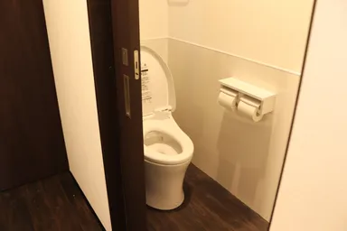 改善後　清潔なトイレを3つに