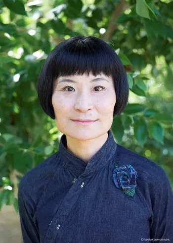 35周年コラボ企画(2)館内ライブ放送(片桐はいりさん (C)StardustPromotion,Inc.)