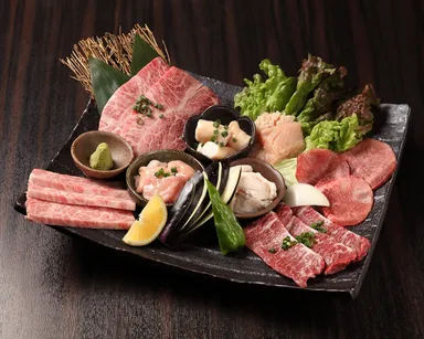 牛一頭盛り5,990円