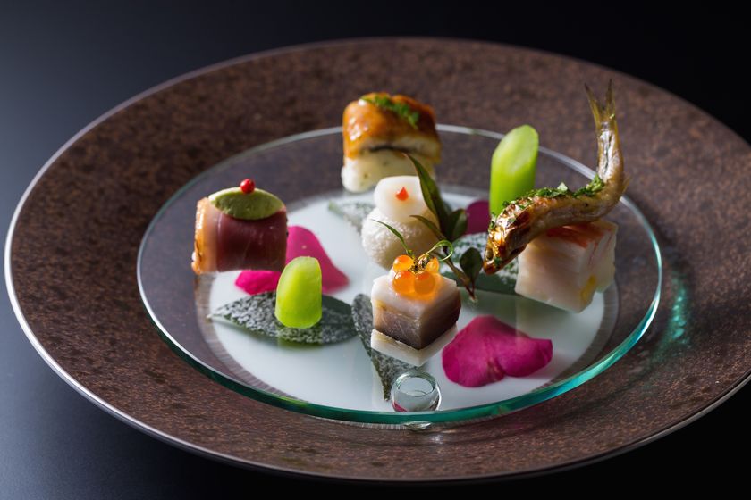 星のや京都
伝統と革新が織りなす「冬の滋味を味わう」京会席を提供
食材や調理法を自在に取り合わせる「五味自在」がコンセプトのダイニング
期間：2019年12月1日～2020年1月31日