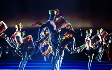 タイ族象脚鼓舞