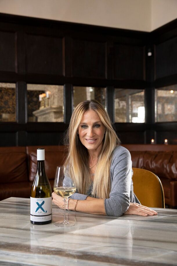 サラ・ジェシカ・パーカーがプロデュースする新ワイン「Invivo X Sarah Jessica Parker Sauvignon  Blanc」が2019年9月18日に世界同時発売！｜株式会社サザンクロスのプレスリリース