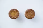 「令和元年」の文字が刻印された中秋月餅