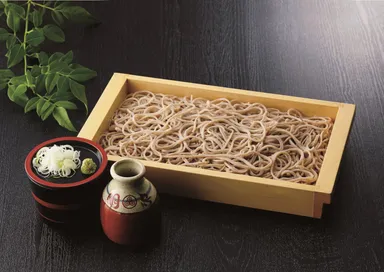 ＜明鳥（あけがらす）＞板そば