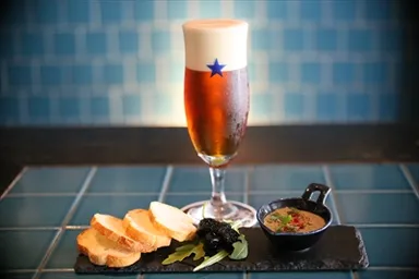 白レバーのパテ　プルーンのコンポートを添えて