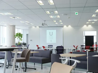 U BASE CASTLE フリーアドレス