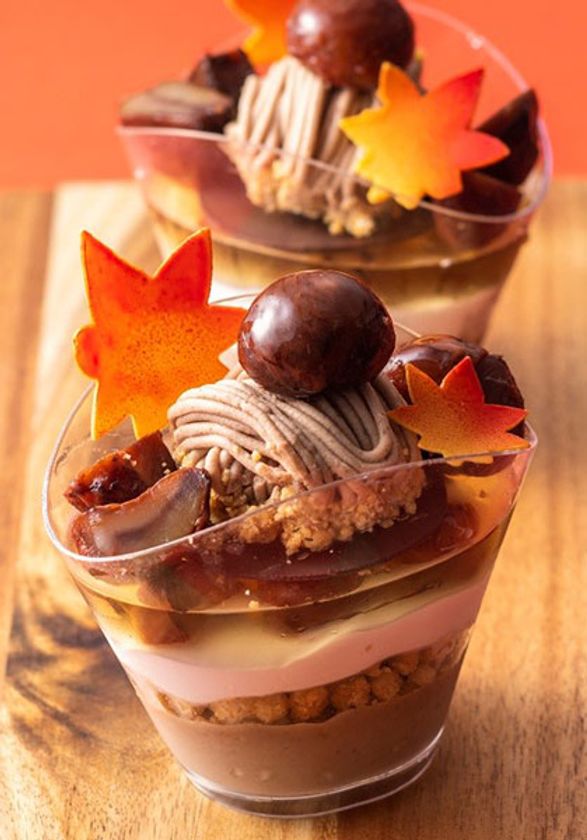 ラム酒風味の大人なスイーツ！
ひとすくいで栗の様々な味わいと食感を
カップに入ったモンブラン
2019年9月1日（日）より大阪新阪急ホテルにて販売