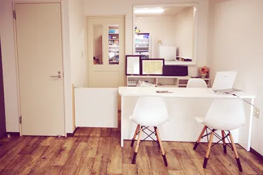 セルフケア薬局・池袋店内装