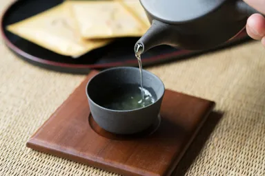 瓦製のお猪口もリターンで選べます