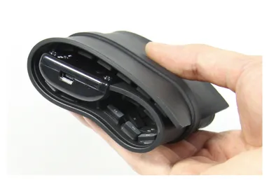 シリコン製で超軽量、丸めてコンパクトに