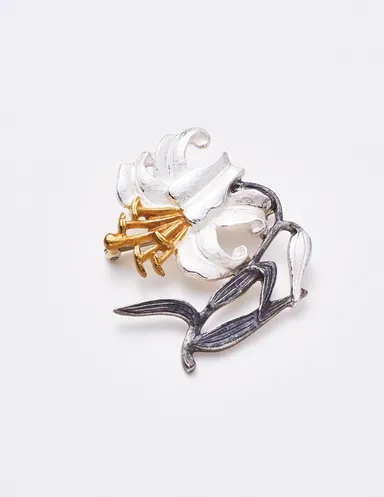 東京彫金　百合ブローチ