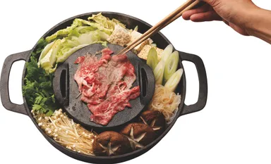 焼き肉をしながらすき焼き