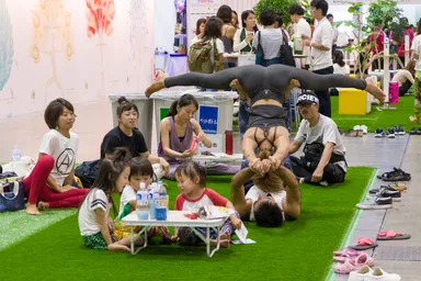 くつろぎの芝生スペース