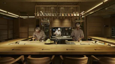 料理人が腕を振るう、“魅せる”カウンター席