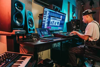 パソコンでの本格的な楽曲制作にも対応