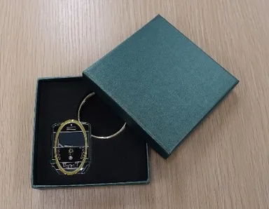 ダイカットメタルキーホルダー