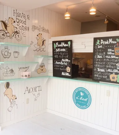 リスがいっぱいの店内