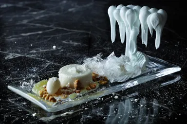 【奥入瀬渓流ホテル】氷瀑スイーツ