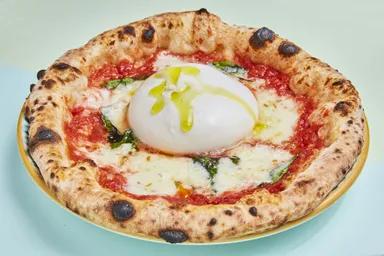 Pizza Bakka　ピッツァブッラータ　2,000円(税込)