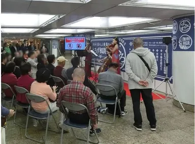 ドゥーストリオによる生演奏の様子　※写真は昨年のイベントのものです