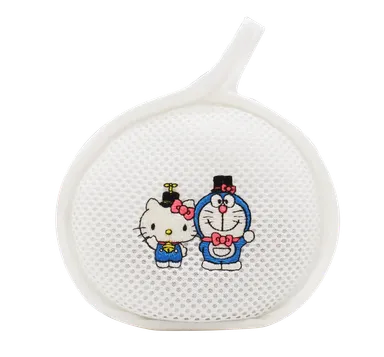 ドラえもん×ハローキティ 洗たくマグちゃん(刺繍)　(C)Fujiko-Pro (C)1976,2019 SANRIO CO., LTD. APPROVAL No. 603980
