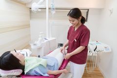 静脈内鎮静法で眠っているうちに歯科治療が受けられる