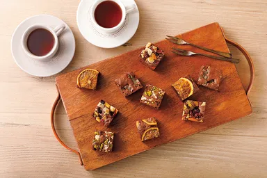 ＜ホシフルーツ＞ナッツとドライフルーツの贅沢ブラウニー