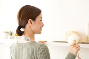 忙しい女性は「ながら低周波治療」家事・育児・仕事をしながら、肩コリ・腰痛を改善　『家庭用低周波治療器 ontou』新発売