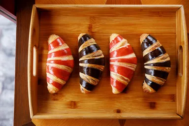 ストライプクロワッサン(チョコレート・ストロベリー)