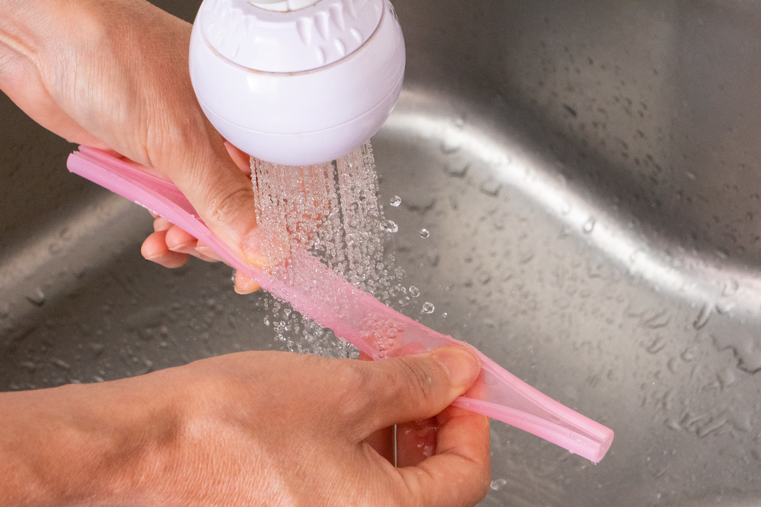 広がる・洗える・自分だけのマイストロー これからのエコライフに「ジッパーストロー」が新発売｜株式会社ケイジェイシーのプレスリリース