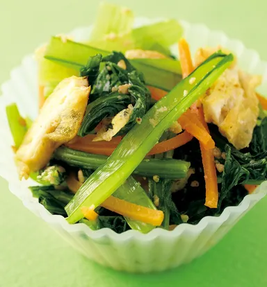 冷凍おかず：小松菜と油揚げのごま風味炒め