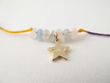 浄化と再生の意味合いを持つ天然石を使用