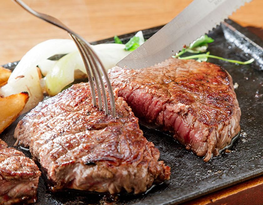 ラグビー好き集まれ！柔らかな赤身ステーキに舌鼓を打ちながら、
好きなチームを応援しよう！