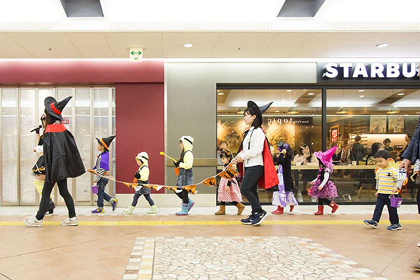 ★エビスタ西宮 オータムイベント★
ハロウィンの仮装をしたお子様たちがエビスタ館内をパレード!
エビスタ西宮「ハロウィンパレード」開催♪