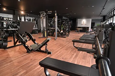 ウエイトトレーニング中心の「eIGHT GYM」(エイトジム) オープン2か月 ウエイトトレーニング中心の「eIGHT GYM」(エイトジム) オープン2か月
