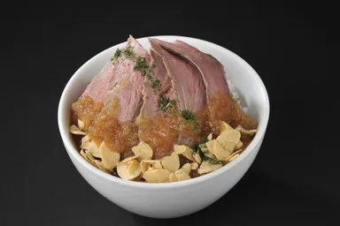 【焼肉割烹 岩崎健志郎】キン肉マッスルパワー丼(1人前)1,512円(税込)