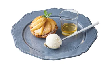 りんごと自家製カスタードのアップルパイと濃厚バニラアイス