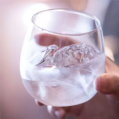 ロックや水割り、カクテルのベースに