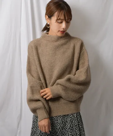 ボトルネックニットプルオーバー