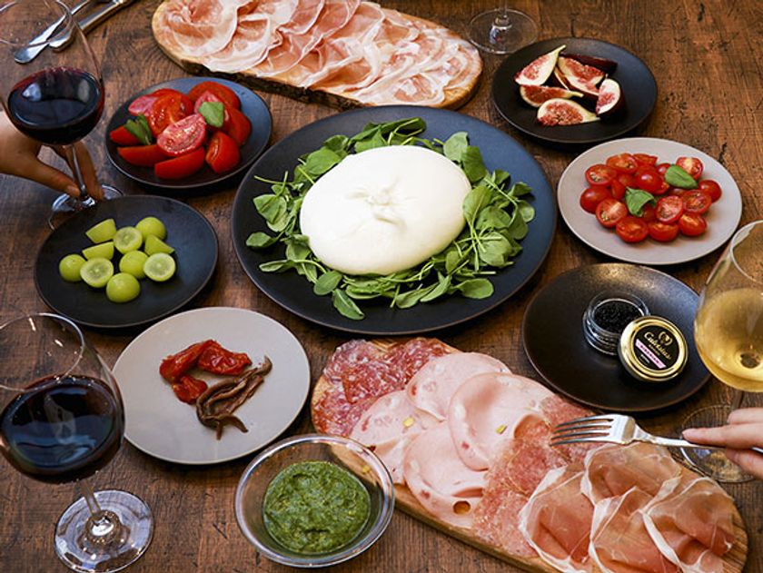 幻のチーズをビッグサイズで！
ローマ発祥の水牛モッツァレラ専門店ならではの期間限定メニュー!!
